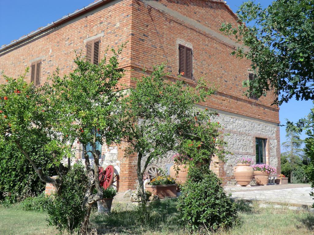 Agriturismo Podernuovo Asciano Buitenkant foto