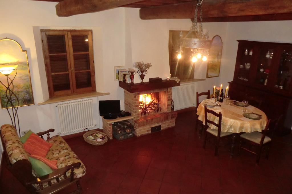 Agriturismo Podernuovo Asciano Buitenkant foto