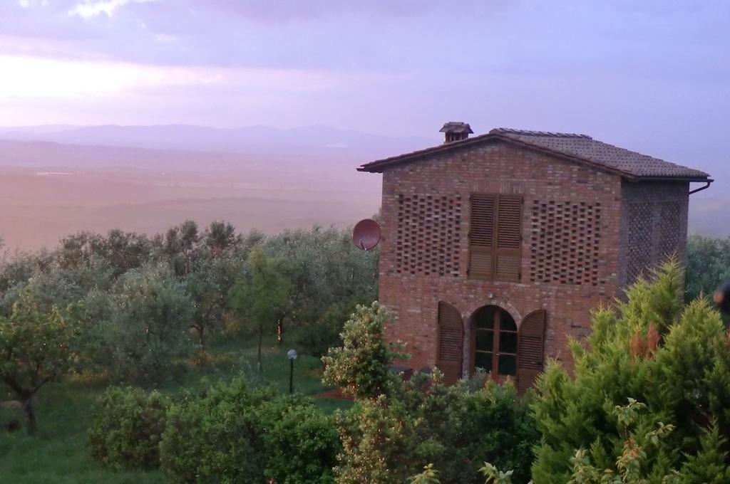 Agriturismo Podernuovo Asciano Buitenkant foto